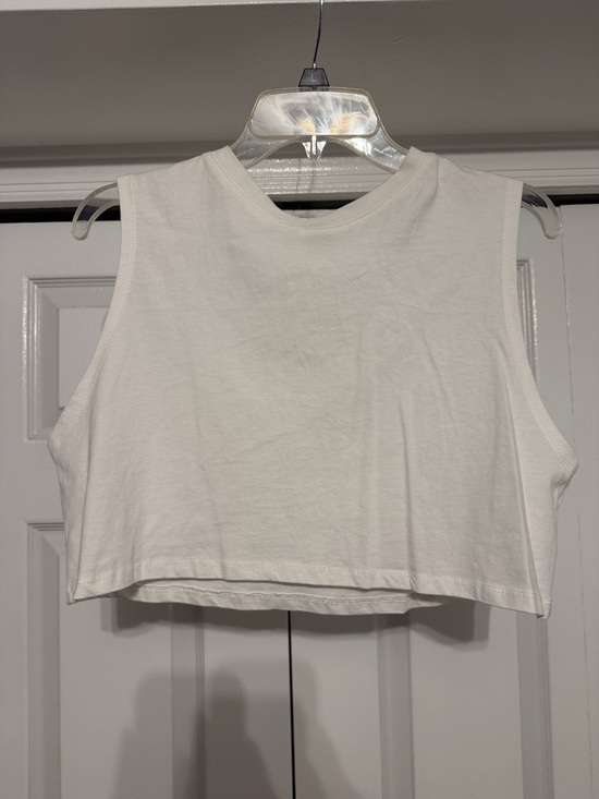 SHEIN Tops - SHEIN muscle cropped tee